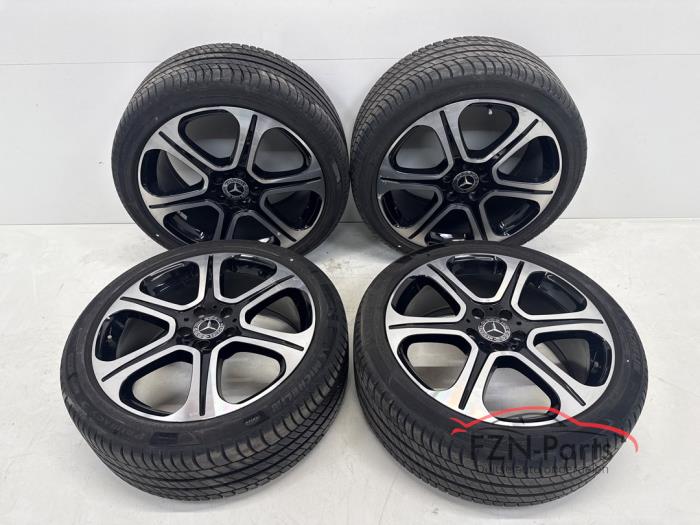 Mercedes-Benz W213 W238 Velgen set + Banden 4x Breed set