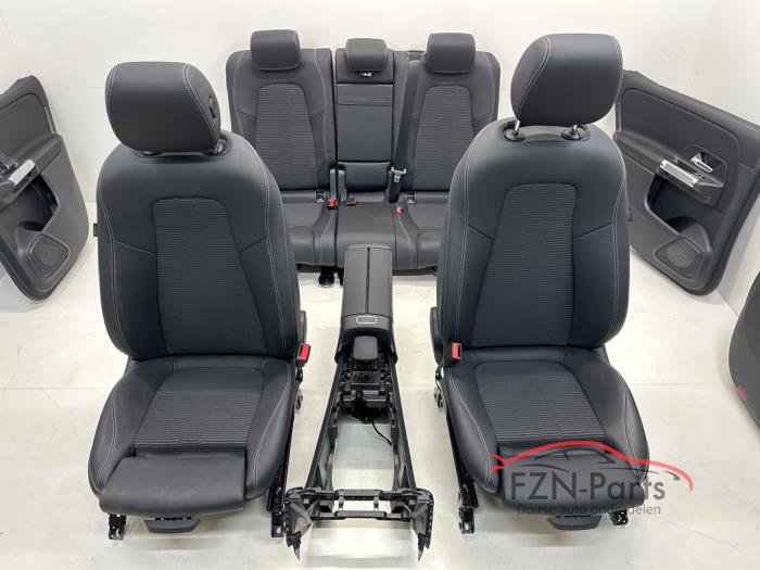 Mercedes-Benz X247 GLB-klasse Interieur 5 Zit Zwart Stof Leer