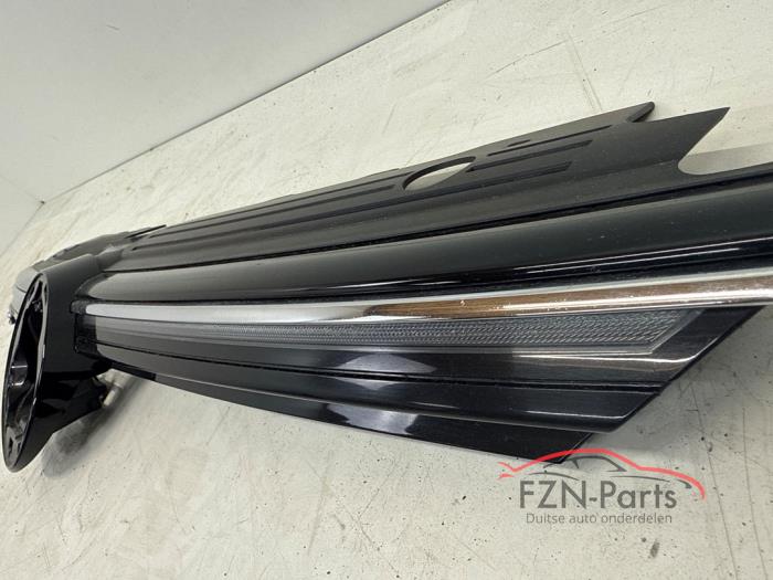 VW Golf 8 GTD Grille Hoogglans Zwart Chrome Verlicht