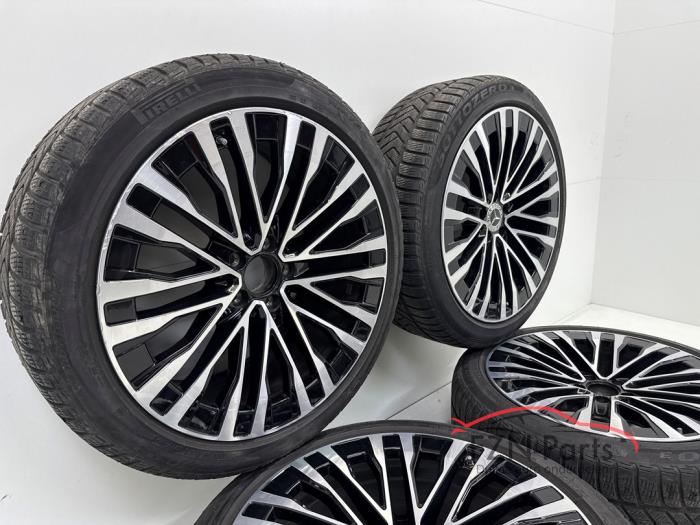 Mercedes-Benz W223 S-Klasse Velgen set + Winterbanden Pirelli