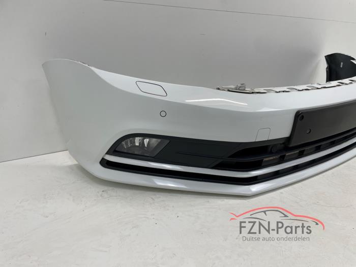 VW Jetta 5C6 Facelift Voorbumper 4PDC KLS Mistlampen LC9A