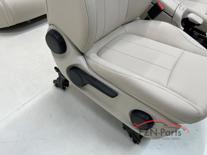 Mercedes-Benz GLB-Klasse Interieur Creme 5-Zits Compleet