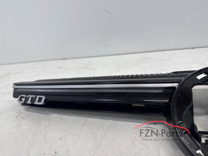 VW Golf 8 GTD Grille Hoogglans Zwart Chrome Verlicht