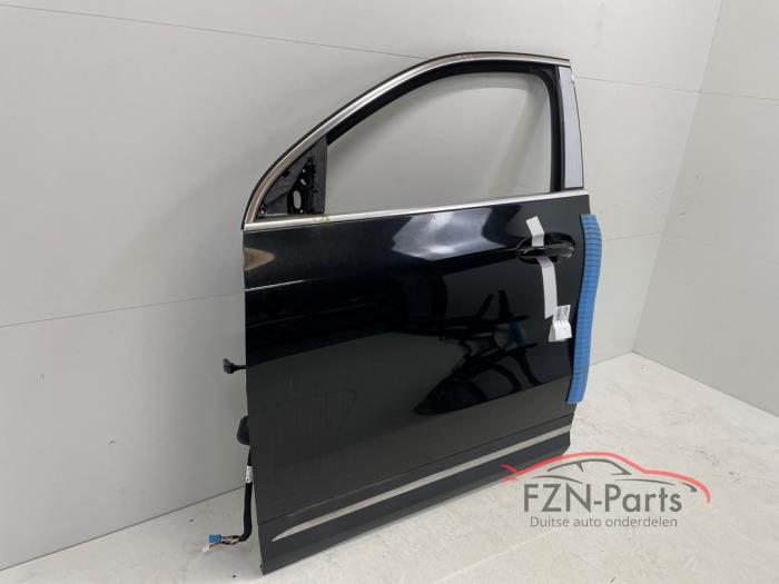 Mercedes-Benz GLA-Klasse H247 Portier Links-Voor