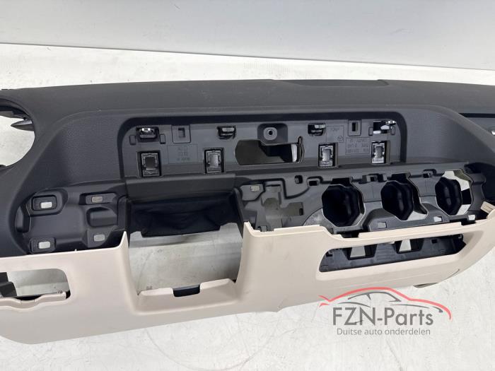 Mercedes-Benz GLA H247 Dashboard Beige los