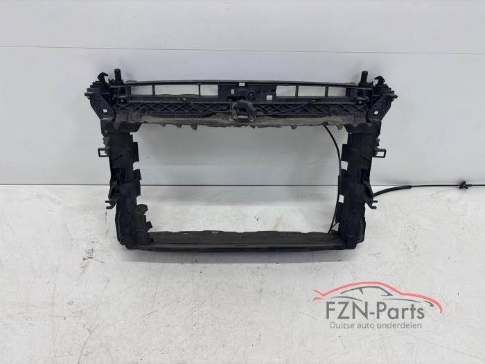 Skoda SuperB Front paneel met Sloten