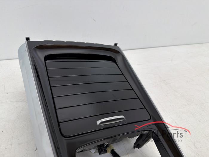Mercedes-Benz GLB-Klasse X247 Middenconsole afdekking bekerhouder Verlicht