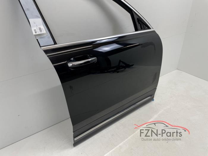 Mercedes-Benz X247 GLB-Klasse Portier Rechts-voor Zwart Chroom