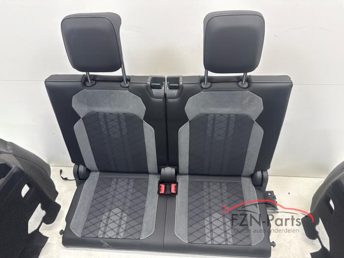 VW Tiguan Allspace 5NN R-Line Derde Zitrij Bekleding Compleet