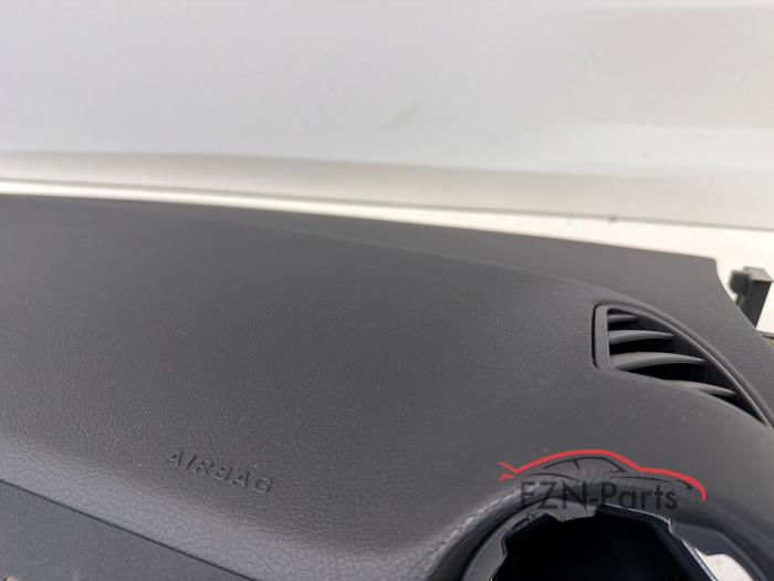Mercedes-Benz H247 GLA-Klasse Dashboard Zwart Los