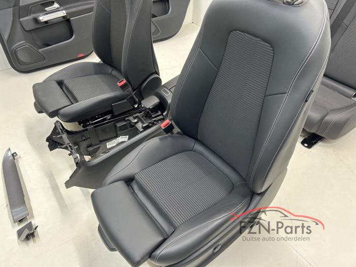 Mercedes-Benz X247 GLB-klasse Interieur 5 Zit Zwart Stof Leer