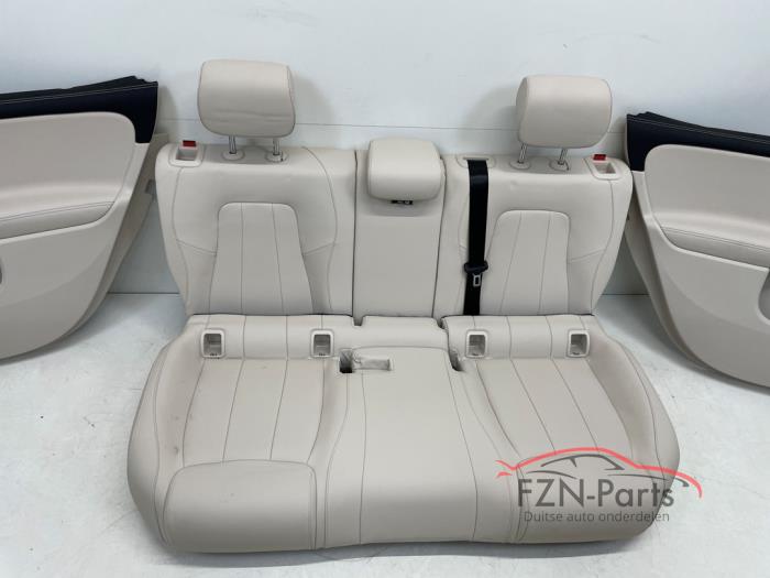 Mercedes-Benz GLB-Klasse Interieur Creme 5-Zits Compleet