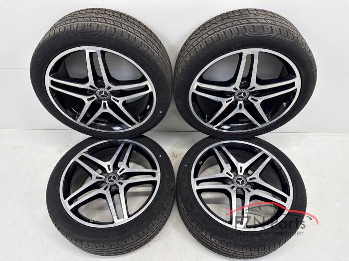 Mercedes-Benz GLE W166 Velgenset AMG-Line 21 Inch Zomerbanden