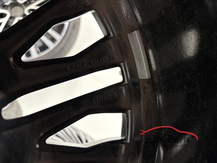 Mercedes-Benz W223 S-Klasse Velgen set + Winterbanden Pirelli