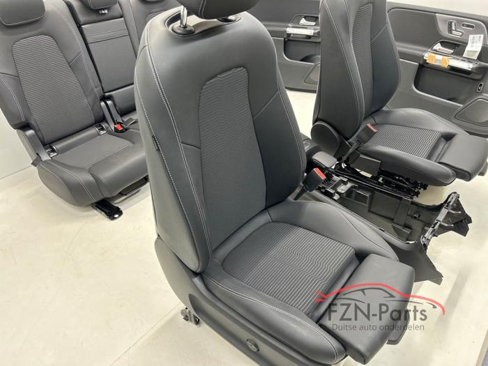 Mercedes-Benz X247 GLB-klasse Interieur 5 Zit Zwart Stof Leer