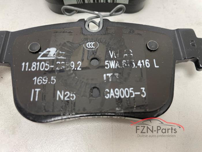 VW Golf 8 Gti/ R Renblokken achterzijde