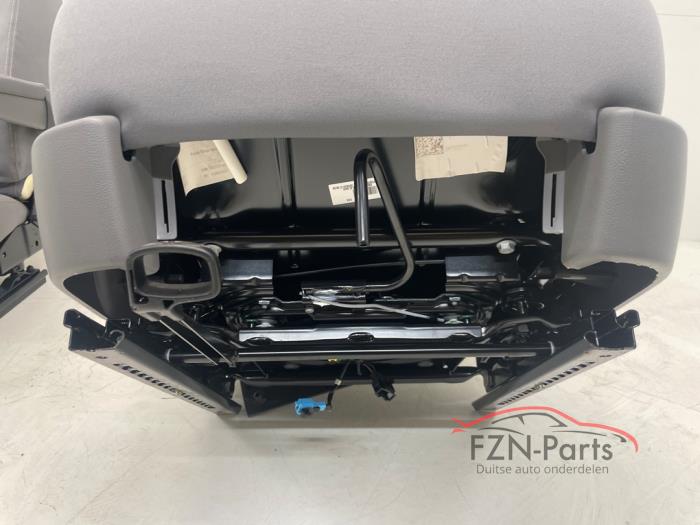 VW Transporter T6.1 California Voorstoelen links+ rechts RHD