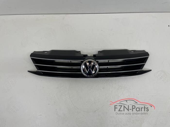 VW Jetta 5C6 Facelift Grille Met Logo
