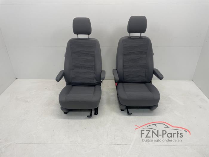 VW Transporter T6.1 California Voorstoelen links+ rechts RHD
