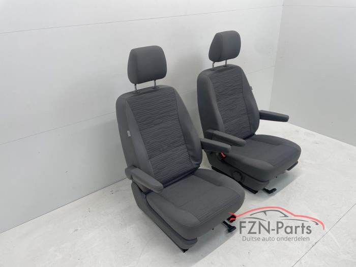 VW Transporter T6.1 California Voorstoelen links+ rechts RHD