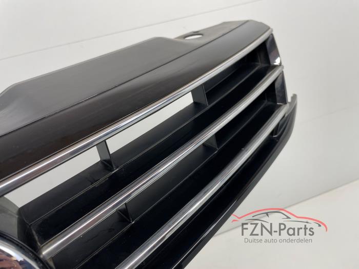 VW Jetta 5C6 Facelift Grille Met Logo