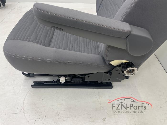 VW Transporter T6.1 California Voorstoelen links+ rechts RHD