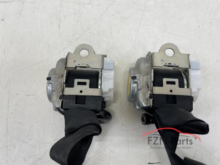 Audi Q2 81A Gordel Set Achterzijde Links Rechts