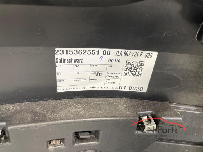 VW Transporter T6.1 Voorbumper Satijnzwart
