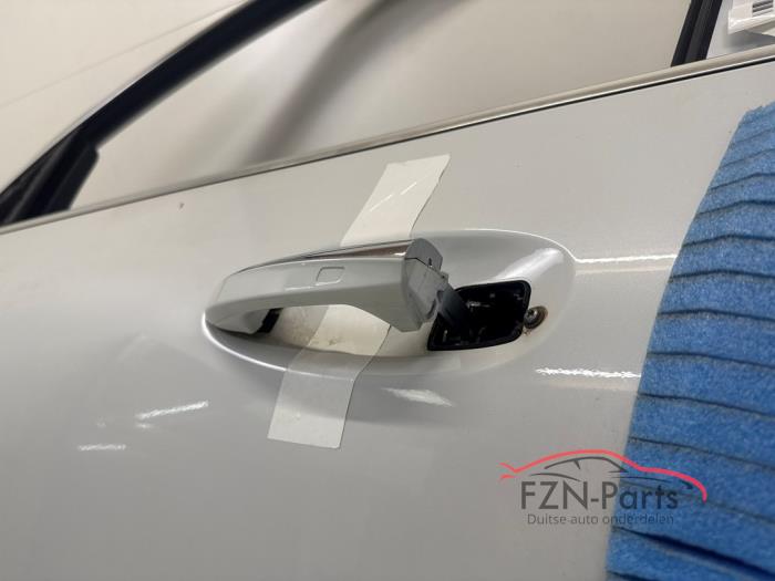 Mercedes-Benz GLA A247 Portier links-voor 9144
