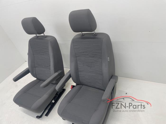 VW Transporter T6.1 California Voorstoelen links+ rechts RHD