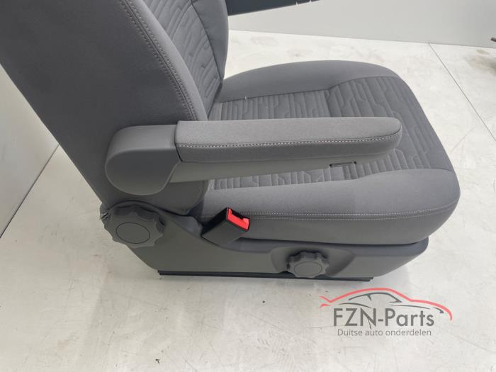 VW Transporter T6.1 California Voorstoelen links+ rechts RHD