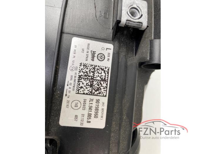 VW Transporter T6.1 Koplamp Links Halogeen H7