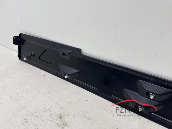 VW Transporter T6.1 Afdekplaat schuifdeur Rechts Zwart LC9X