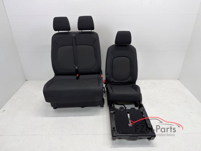 VW ID.Buzz Voorstoelen Set Links + Midden Stof