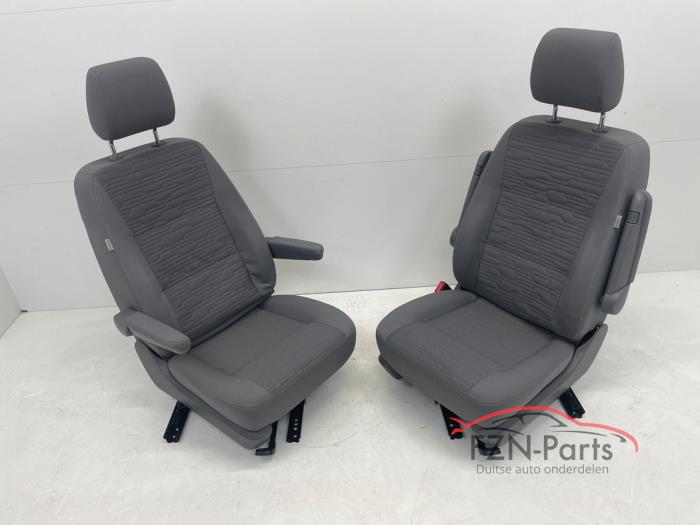 VW Transporter T6.1 California Voorstoelen links+ rechts RHD