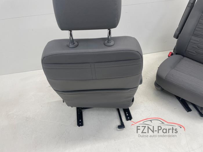 VW Transporter T6.1 California Voorstoelen links+ rechts RHD
