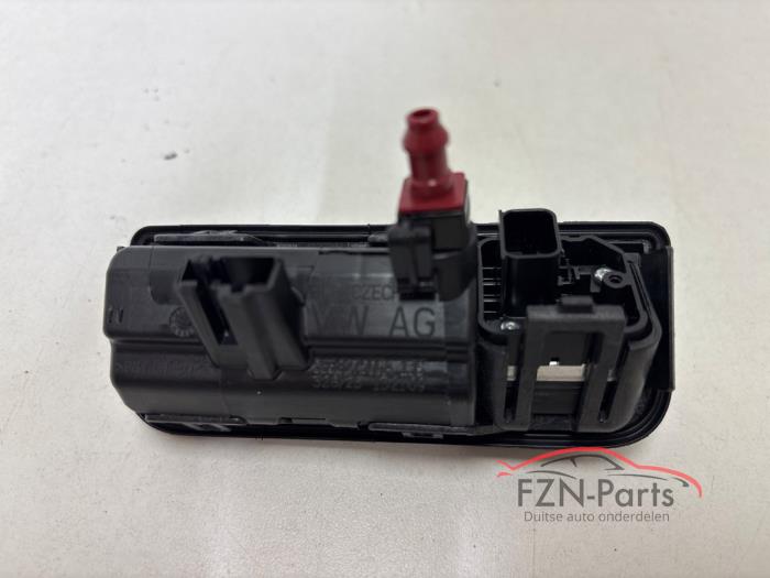 VW Tiguan 571 CT1 Backup Camera with Mount