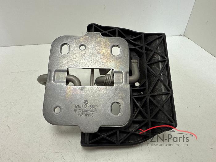 VW Tiguan 5NA Motorkap Slot