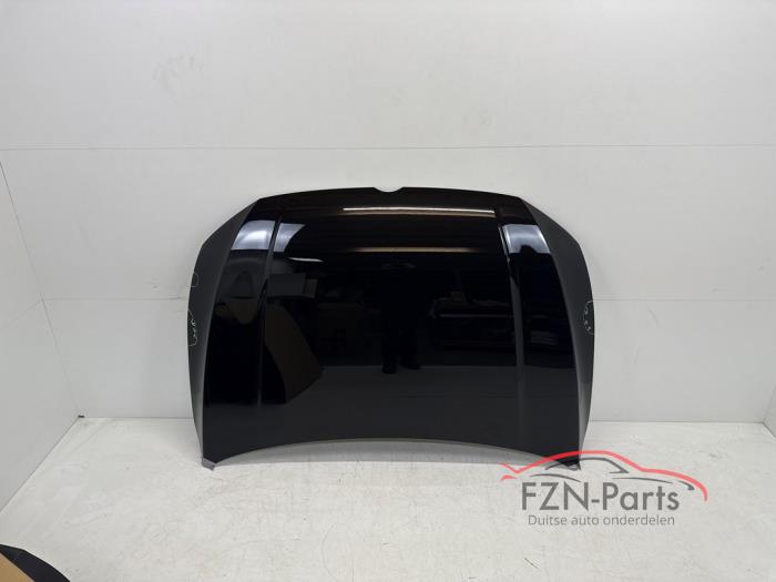 VW Golf 8 Motorkap LY9T Mythosschwarz