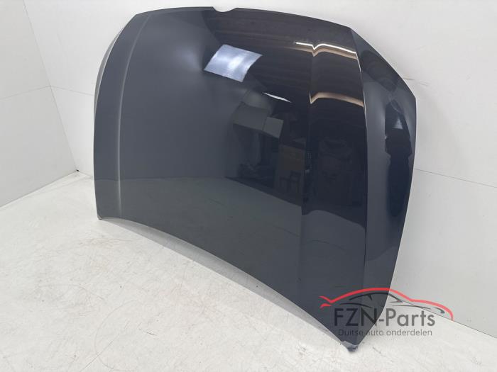 VW Golf 8 Facelift Hood LC7Q Delphin Grey
